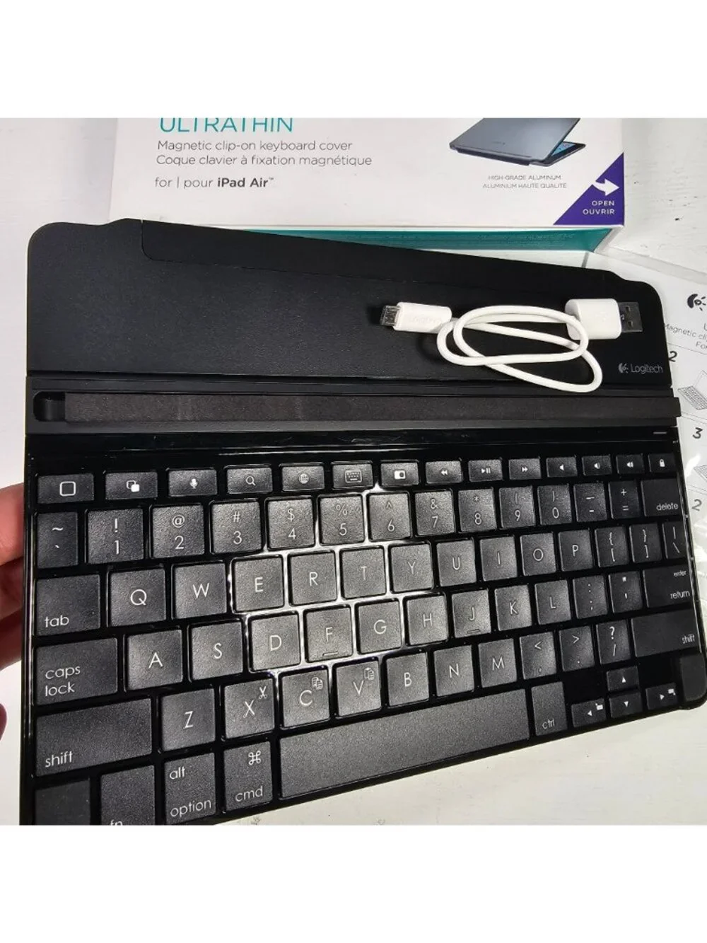 Logitech typing air minimal
